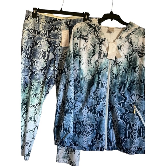 Chico's Zenergy Jacket Snake print blue. SZ 4 equivalent to 20/22 XXL Plus NWT - Picture 4 of 13